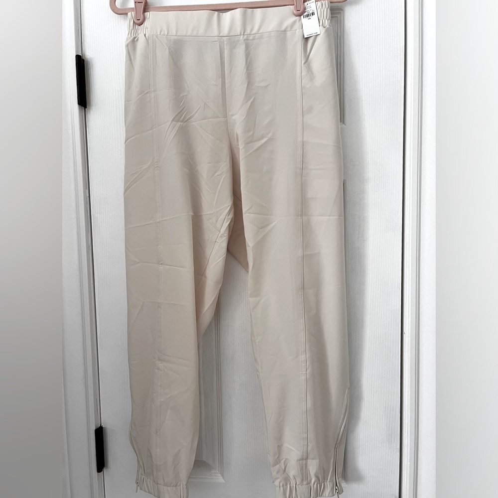 NWT OLD NAVY STRETCH TECH JOGGER SIZE XXL CREAM COLOR